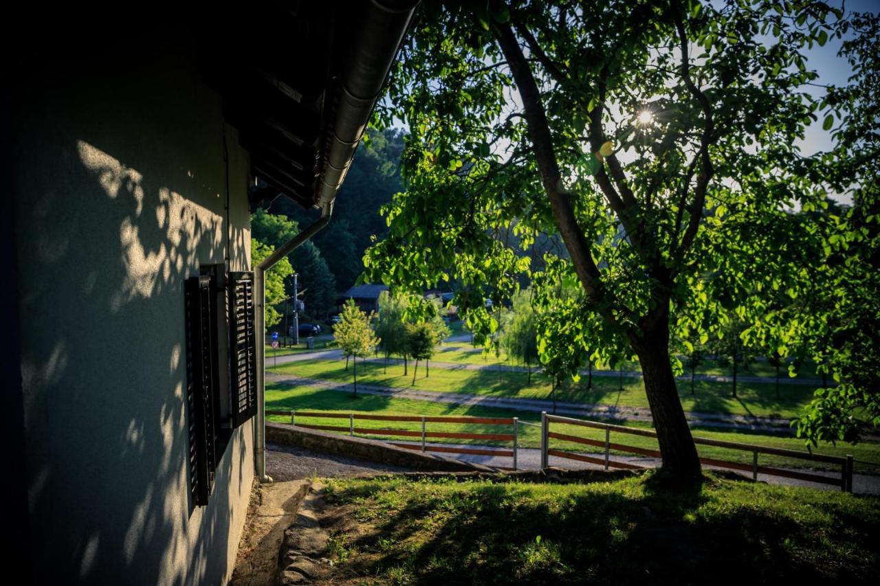 Kuca Za Odmor, Ferienhaus, Holiday Home Rugas Orahovica Exterior foto