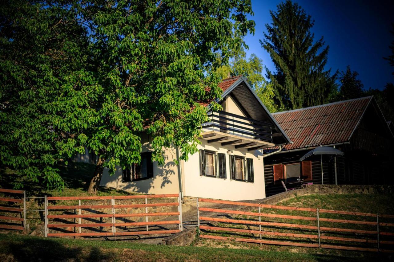 Kuca Za Odmor, Ferienhaus, Holiday Home Rugas Orahovica Exterior foto